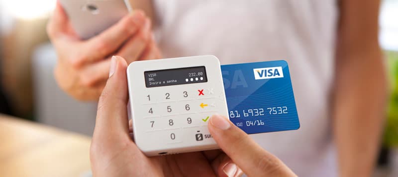 A Sumup Top, concorrente da Minizinha da Pagseguro, é uma maquineta de cartão de crédito que aceita várias bandeiras, como a Visa